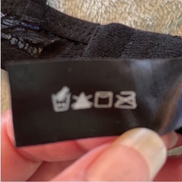 New Rene Rofe Strappy Bra Black Floral Lace Underwire Lightly Padded Gothic Gift - Picture 5 of 16